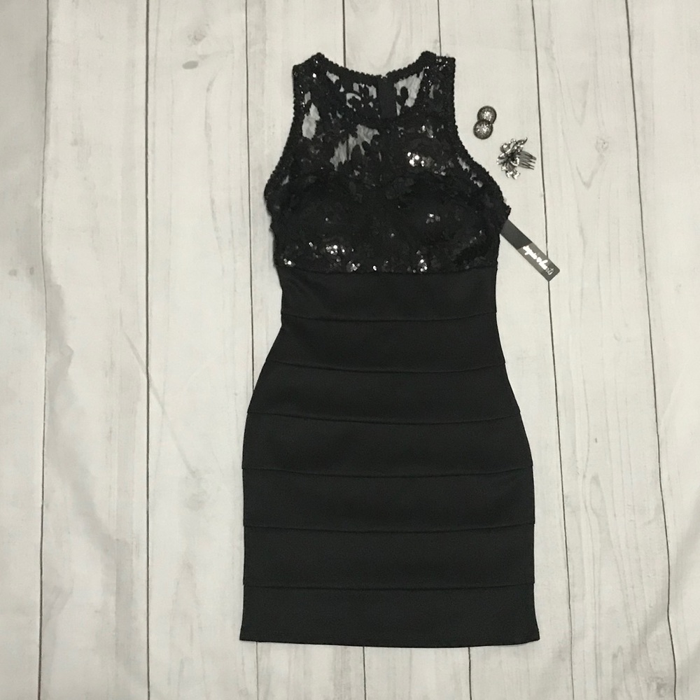 Dress - Picture 2 of 7